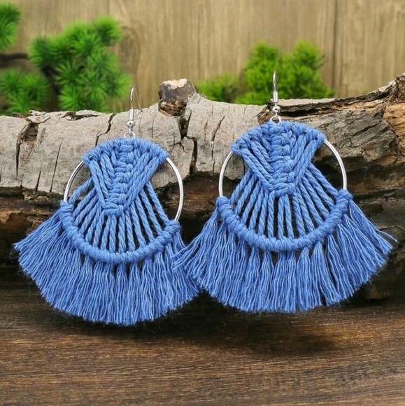 Jewelry - 🍉5 for $25* Blue Macrame Earrings